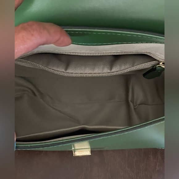 Valentino Green and gold Crossbody Bag. Excellent NEW cond. Reversible strap - Picture 4 of 7